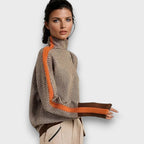 Damtröja med hög krage och mönster