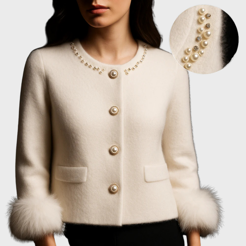 Kofta med pärldetaljer och eleganta knappar