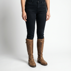 Höga kängor med rem och spänne för dam