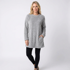 Mjuk midjelång damtröja i avslappnad passform