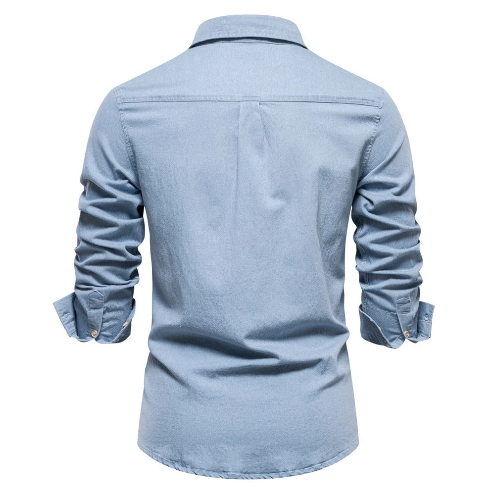 Herrskjorta i slim fit med lång ärm, knäppning och klassisk krage