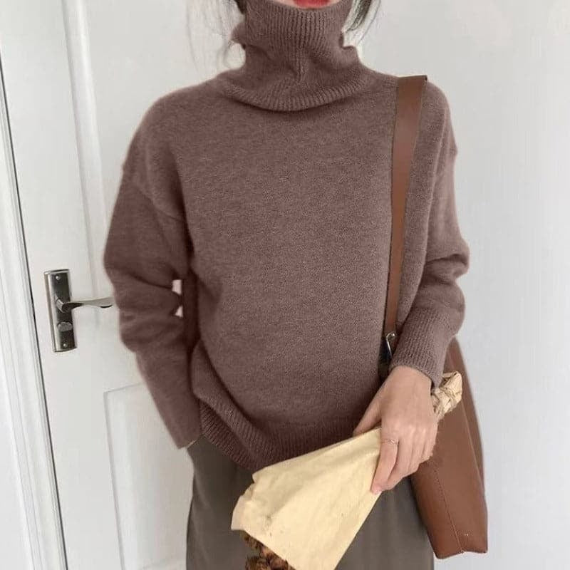 Stickad tröja för dam med hög hals