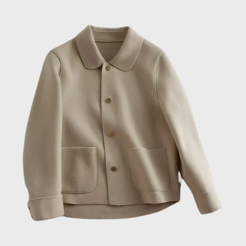 Damkavaj med knappar och rundad krage