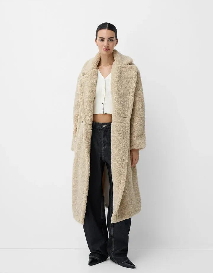 Damkappa med dubbelknäppning och bred krage