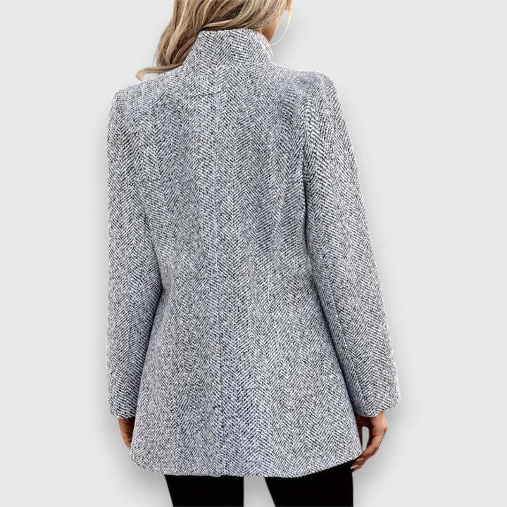 Damkavaj med ståkrage och rak silhuett