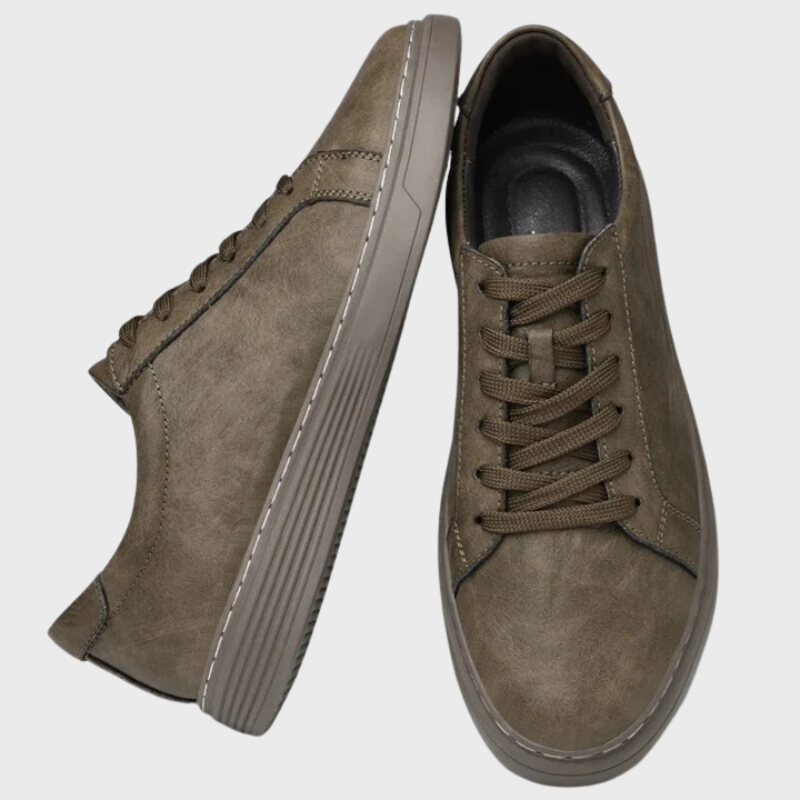 Herrsneakers med snörning och låg sula