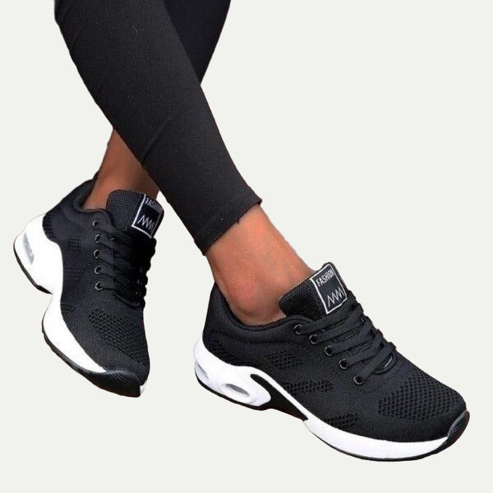 Unisex sneakers med snörning och vit sula