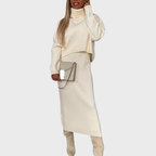 Stickad tvådelad klänning med elegant rund hals