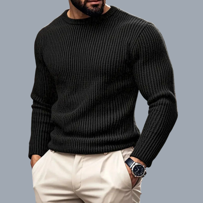 Stickad herrtröja med rund hals