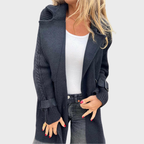 Stickad damkofta med dubbelknäppning och krage