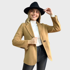 Välskuren damkavaj med enkelknäppning