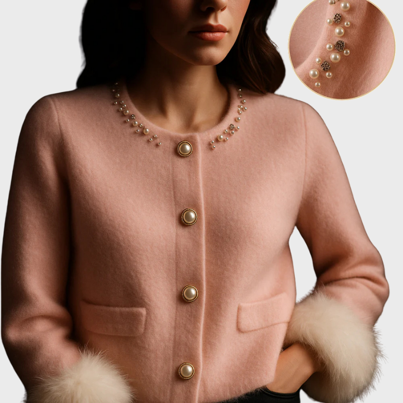 Kofta med pärldetaljer och eleganta knappar